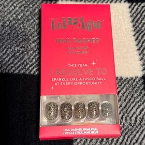 Red Aspen Nail Dashes